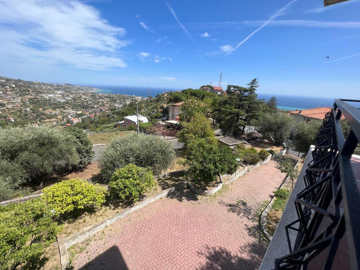 Villa In Collina Vista Mare Сан Ремо Екстериор снимка